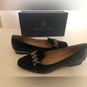 Massimo Dutti flats